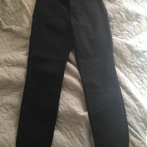 Everlane black skinny jeans
